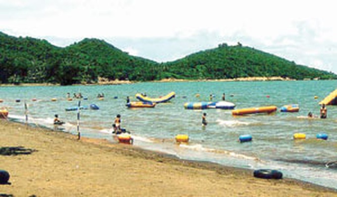 Tourists still flock to Delta - 2