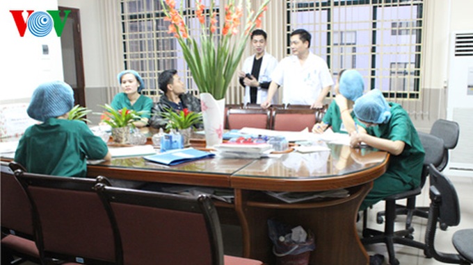 Revellers ring in Lunar New Year across Vietnam - 21