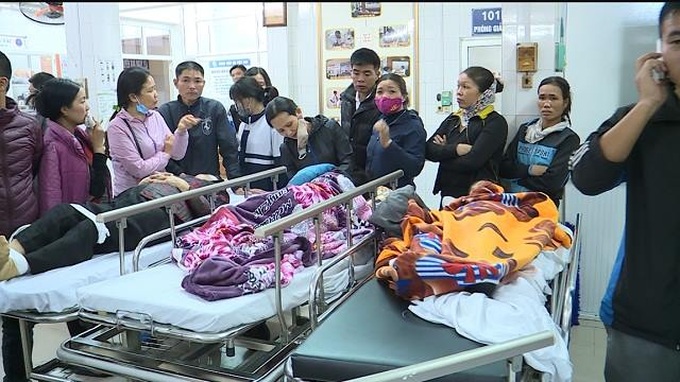 School balcony collapses in Bac Ninh, injuring 13 pupils - 1