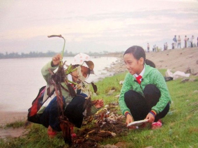 Exhibition tells the story of the Huong River - 7