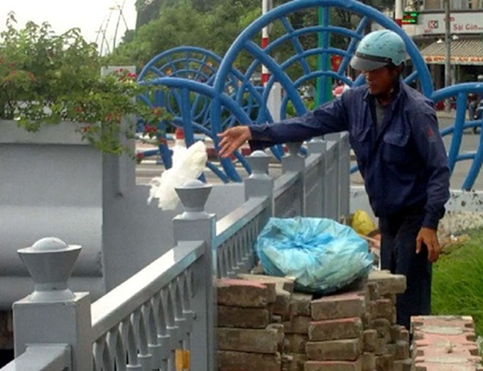 HCM City's canals cleaned at huge cost again polluted - 1 HCM City's canals cleaned at huge cost again polluted - 1