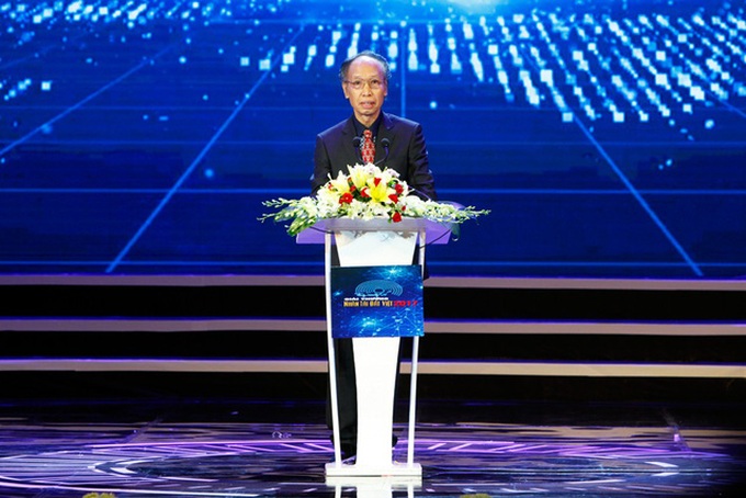 PM presents first prize at Vietnamese Talent Awards - 10