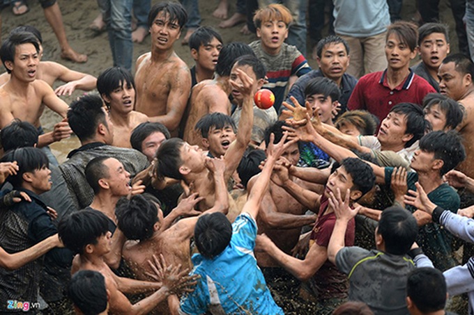 Young people criticised for behaviour at religious sites - 1