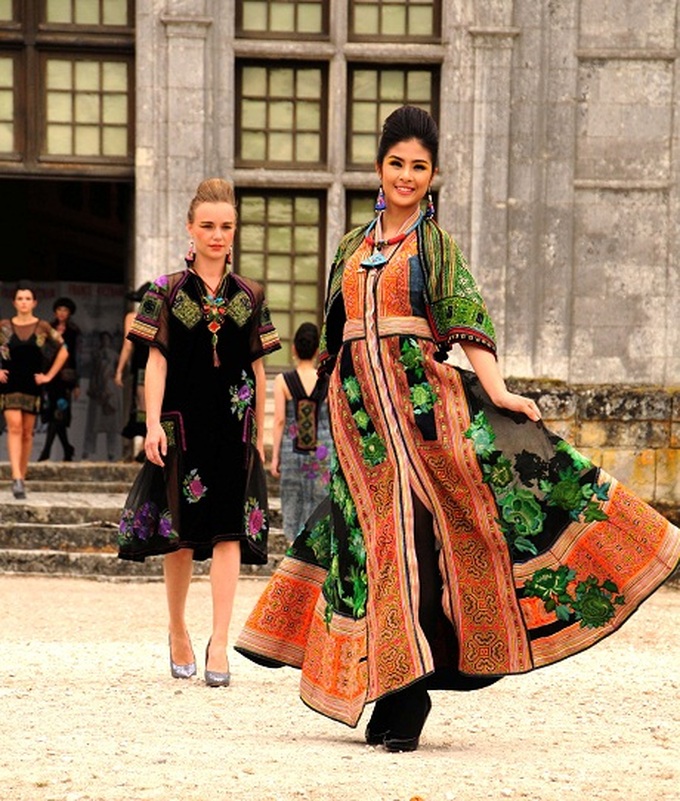 Vietnamese Ao dai graces stage at Chambord Castle - 12