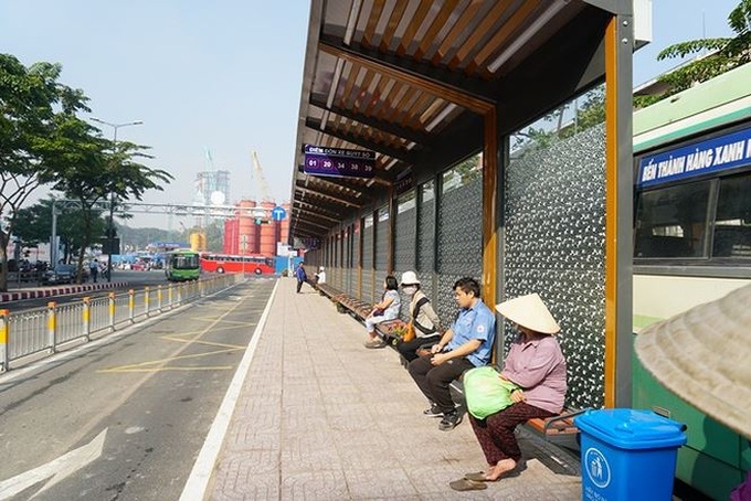 New HCM City bus terminal put into operation - 7