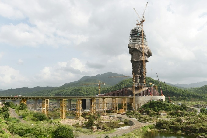 India's billion-dollar battle to build the world's biggest statue - 1