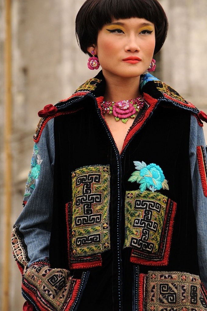Vietnamese Ao dai graces stage at Chambord Castle - 13