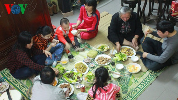 Revellers ring in Lunar New Year across Vietnam - 26