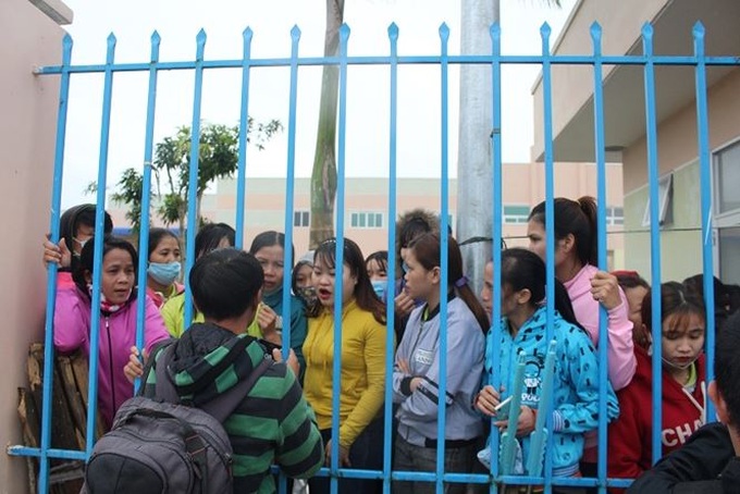 Worker protests against low Tet bonus in Quang Nam - 1 Worker protests against low Tet bonus in Quang Nam - 1