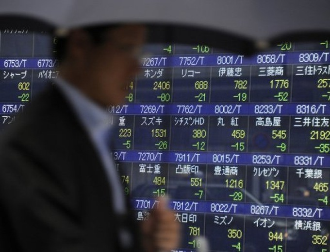 Asian markets mixed, Europe fears return - 1