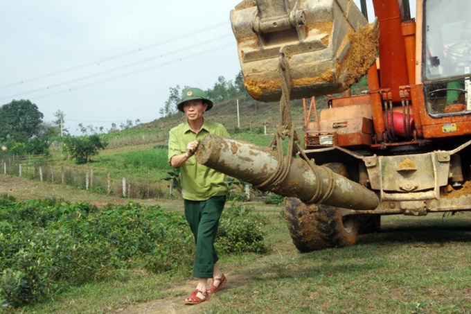 250-kilo bomb unearthed in Ha Tinh Province - 1