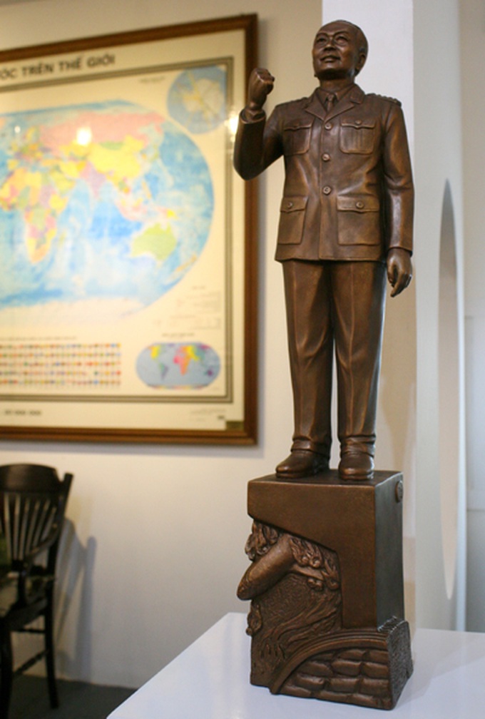 General Vo Nguyen Giap through artworks - 4