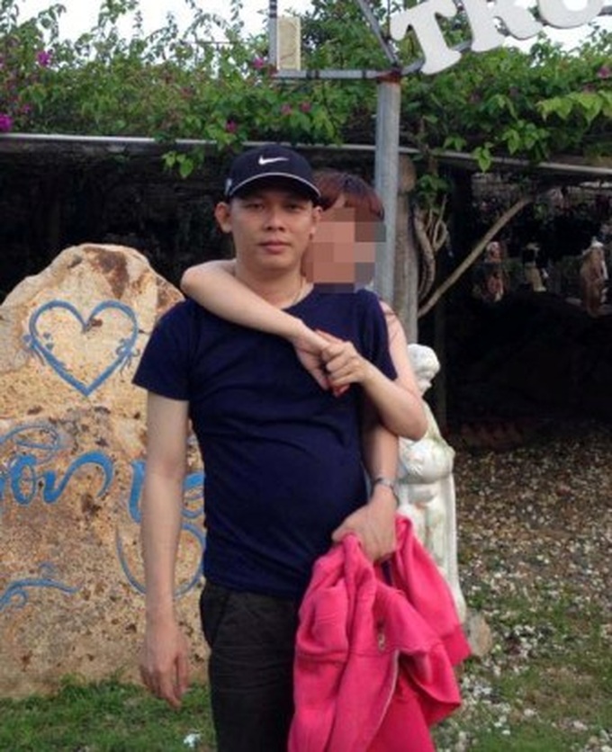 Monk in Can Tho suspended for inappropriate Facebook photos - 3