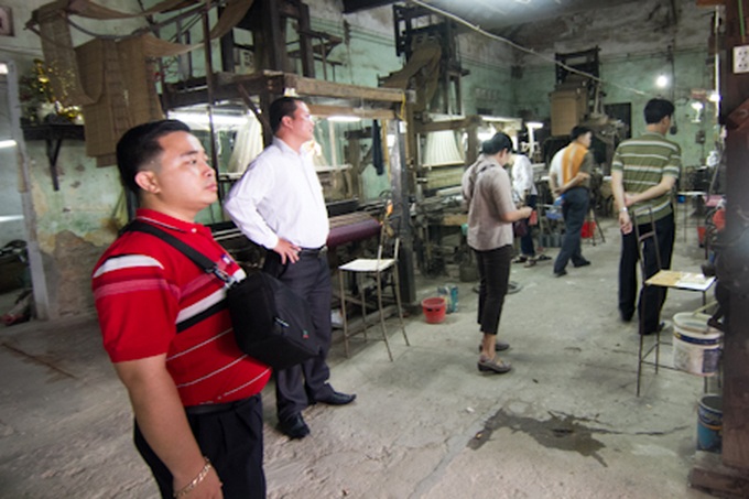 A walk through Van Phuc Silk Village in modern times - 4