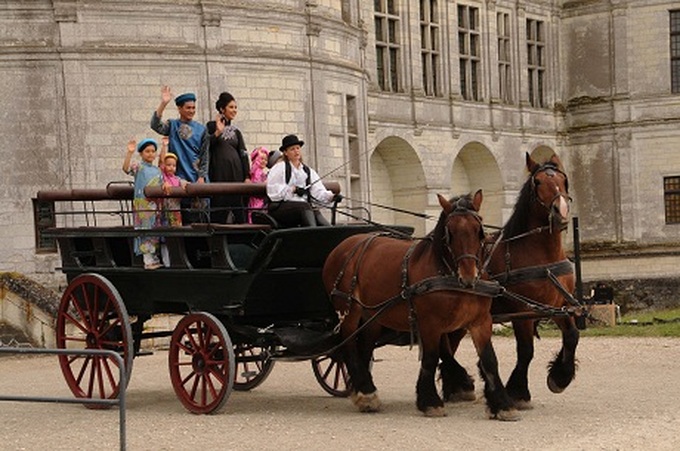 Vietnamese Ao dai graces stage at Chambord Castle - 14