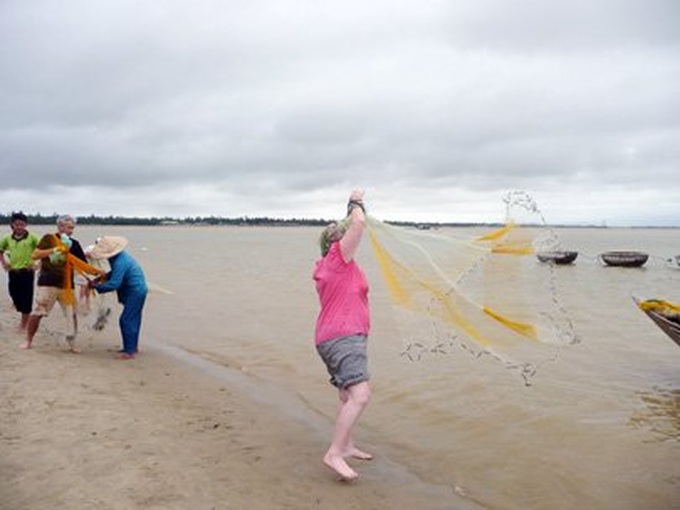 Let the time go slowly in quaint Hoi An - 3