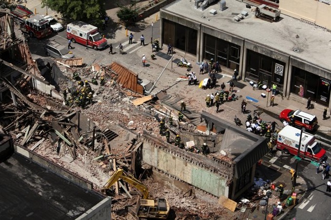 Mayor: 6 dead in US's Philadelphia building collapse - 1