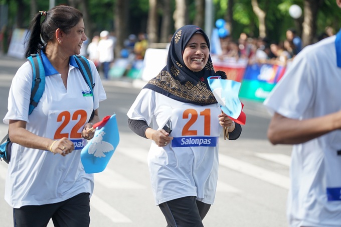 Thousands join Hanoimoi Run for Peace - 4 Thousands join Hanoimoi Run for Peace - 4