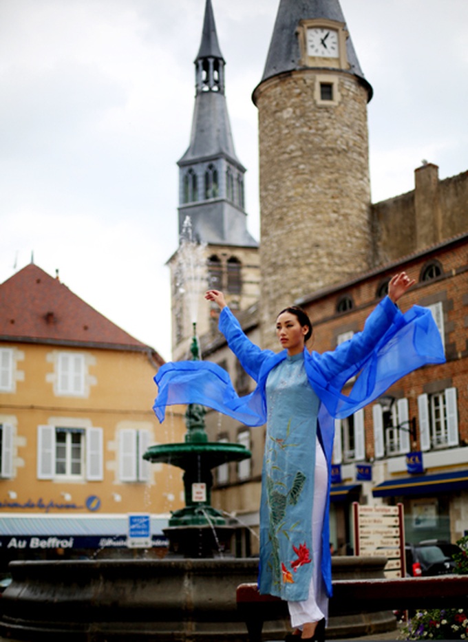 Ao dai set to shine in France - 6