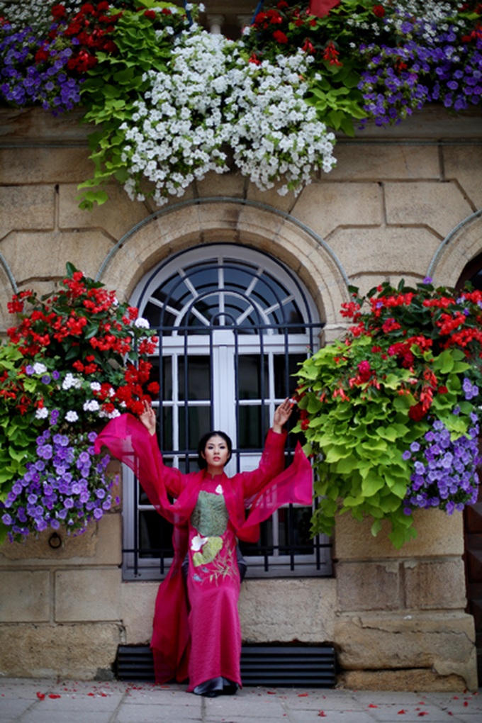 Ao dai set to shine in France - 8