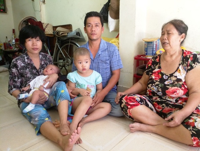 Poor couple calls for help to save ailing daughter - 2