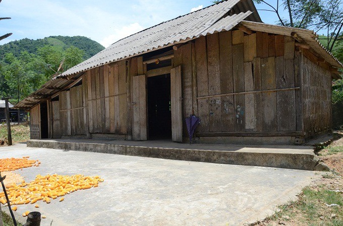 Poor ethnic minority boy in leukaemia battle - 2 Poor ethnic minority boy in leukaemia battle - 2