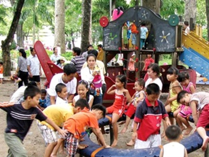 City leaders listen to students at meeting - 1 City leaders listen to students at meeting - 1