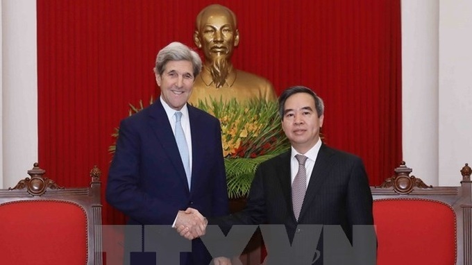 US official urges Vietnam's efforts in clean energy production - 1