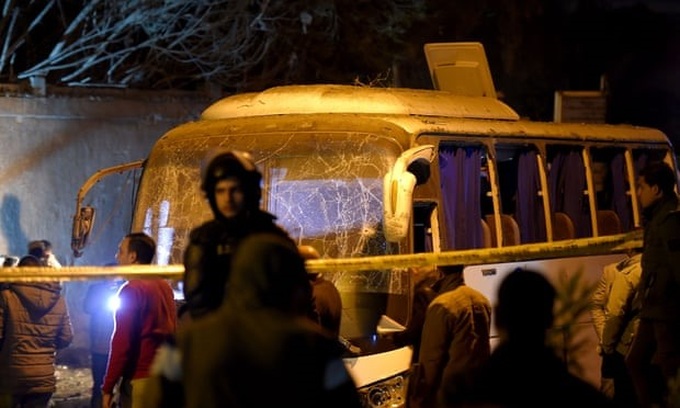 Three Vietnamese tourists, guide killed by Egypt roadside bomb - 1 Three Vietnamese tourists, guide killed by Egypt roadside bomb - 1