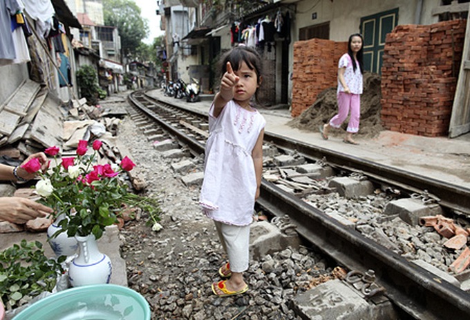 Hanoi life on the tracks - 4 Hanoi life on the tracks - 4