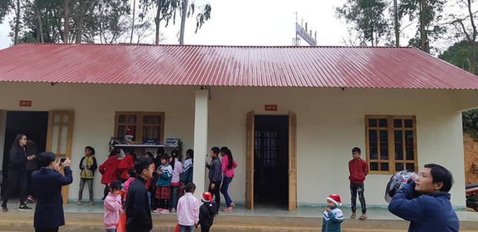 Dantri/DTiNews classrooms launched in mountainous province - 1 Dantri/DTiNews classrooms launched in mountainous province - 1