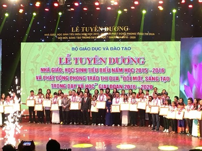 Outstanding teachers and pupils honoured - 1