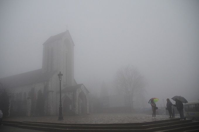 Sapa's first chilly weather of the year - 3