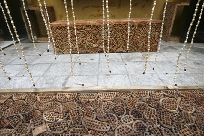 Exhibition features old Hanoi’s space - 5