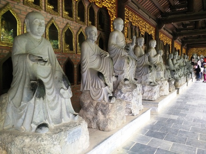 Vietnam’s biggest pagoda a popular draw for tourists - 6