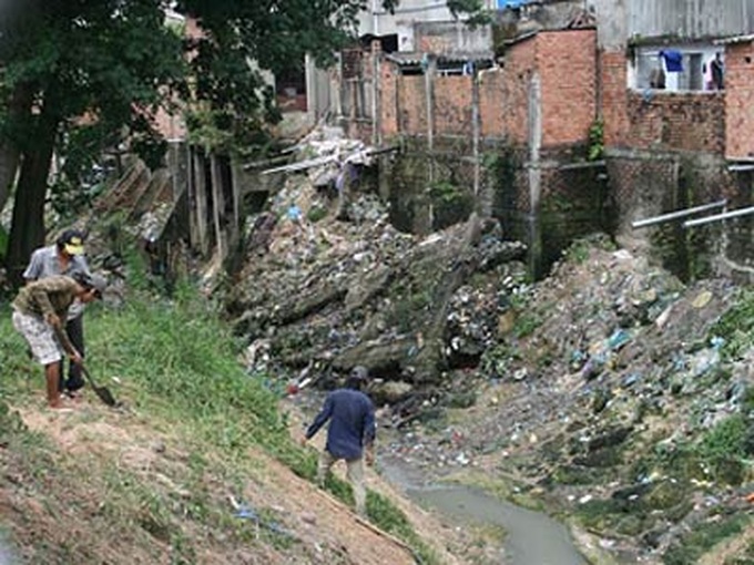 Voters concerned at pollution and low land compensation - 1