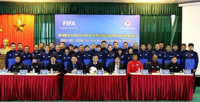 FIFA lecturers help to improve profession for Vietnamese referees - 1 FIFA lecturers help to improve profession for Vietnamese referees - 1