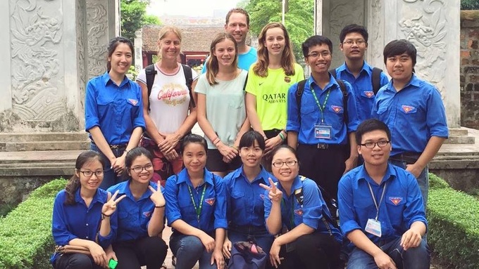 Student club provides free tours for visitors to Hanoi’s historical sites - 1