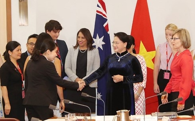 NA Chairwoman meets Australian students - 1