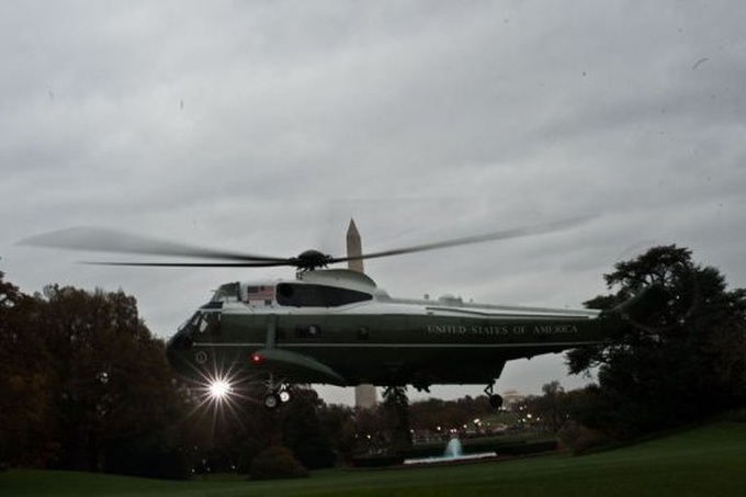 Hurricane 'havoc' hits US election endgame - 1