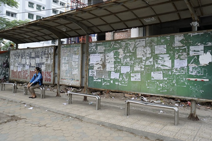 Public advertising boards in Hanoi misused - 5