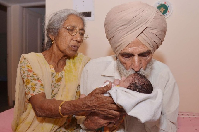Indian woman, 70, gives birth to first baby - 1