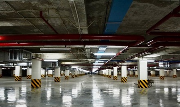 Multi-storey car parks lose out to illegal parking lots - 1 Multi-storey car parks lose out to illegal parking lots - 1