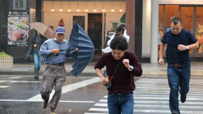 Typhoon washes 3 US airmen out to sea in Japan - 1 Typhoon washes 3 US airmen out to sea in Japan - 1