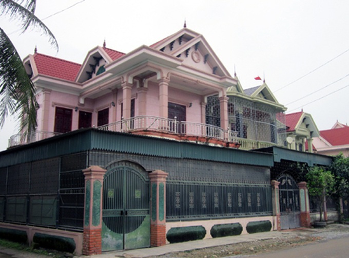 Commune turns trash into treasure - 8