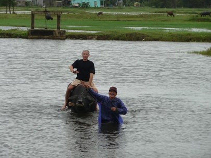 Let the time go slowly in quaint Hoi An - 1