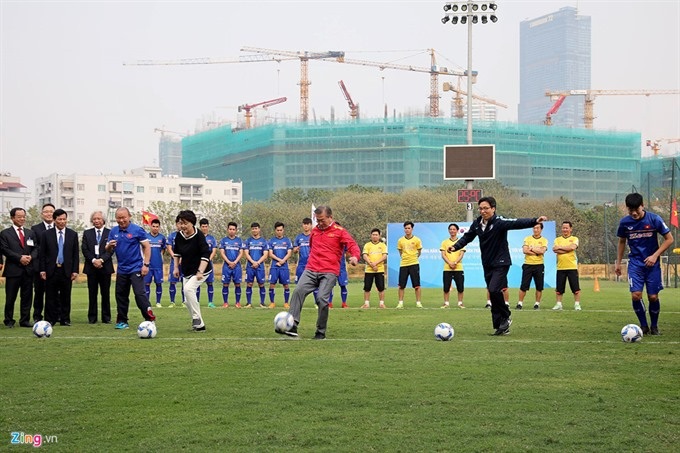 VFF shakes hand with KFA to develop football - 1