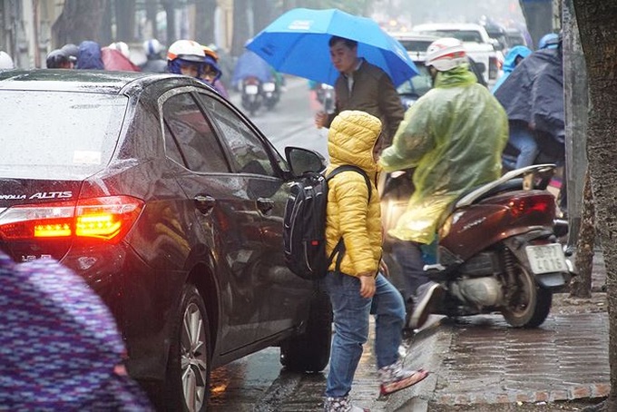 Life in Hanoi in new cold spell - 6