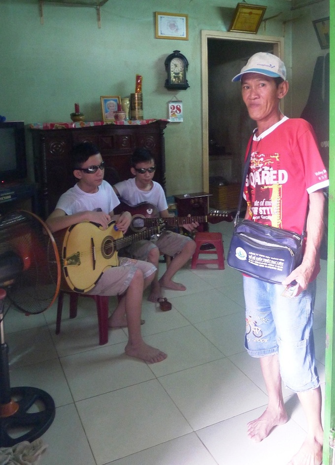 Uncle struggles to raise blind nephews - 1 Uncle struggles to raise blind nephews - 1