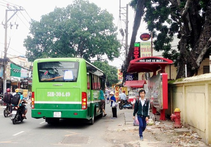 HCM City minibus project faces sceptical public - 1